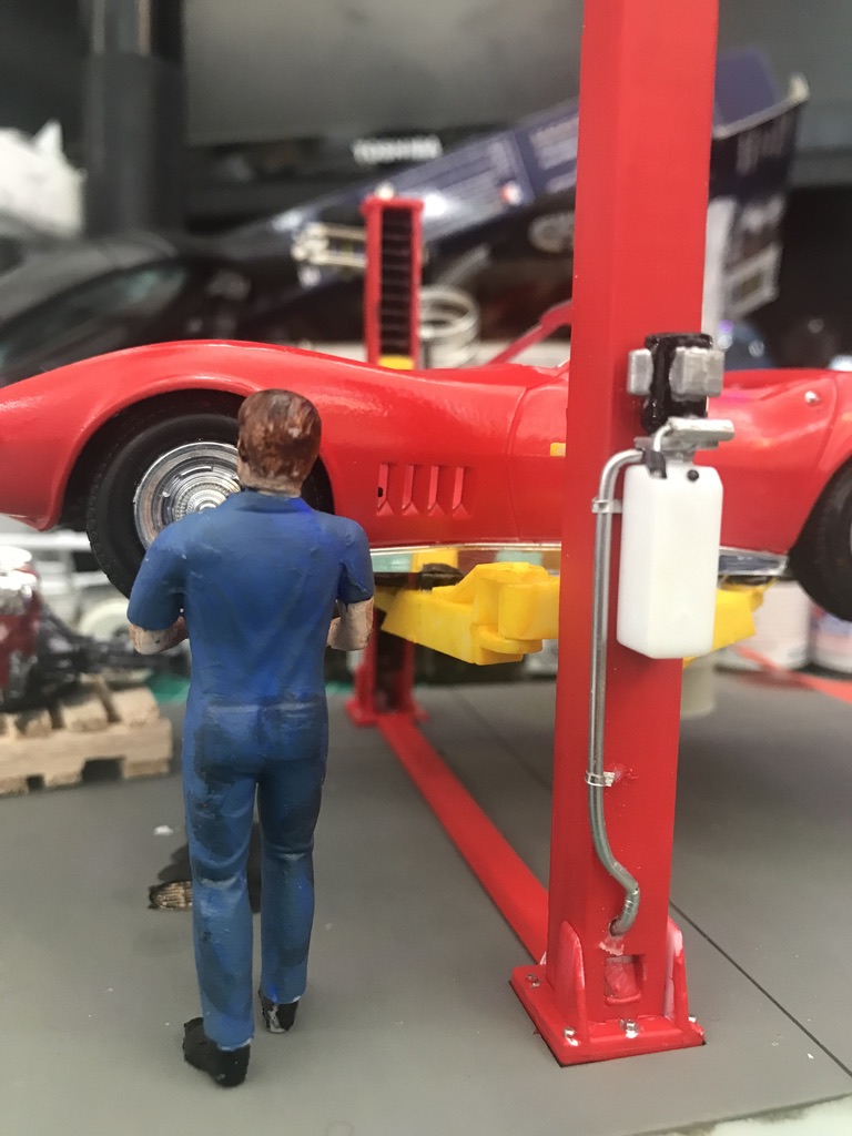 picture of a garage diorama